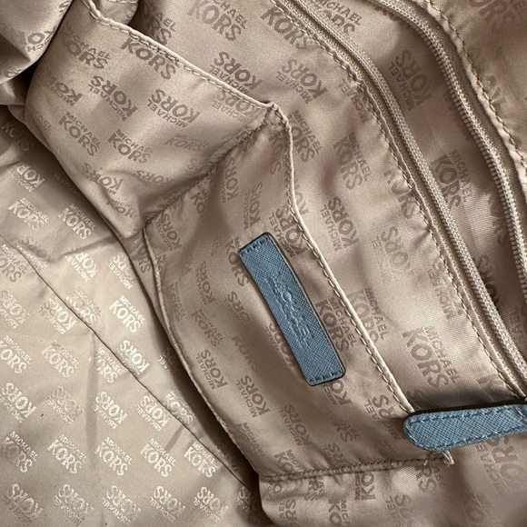 Michael Kors handbag light blue in color - Picture 2 of 6